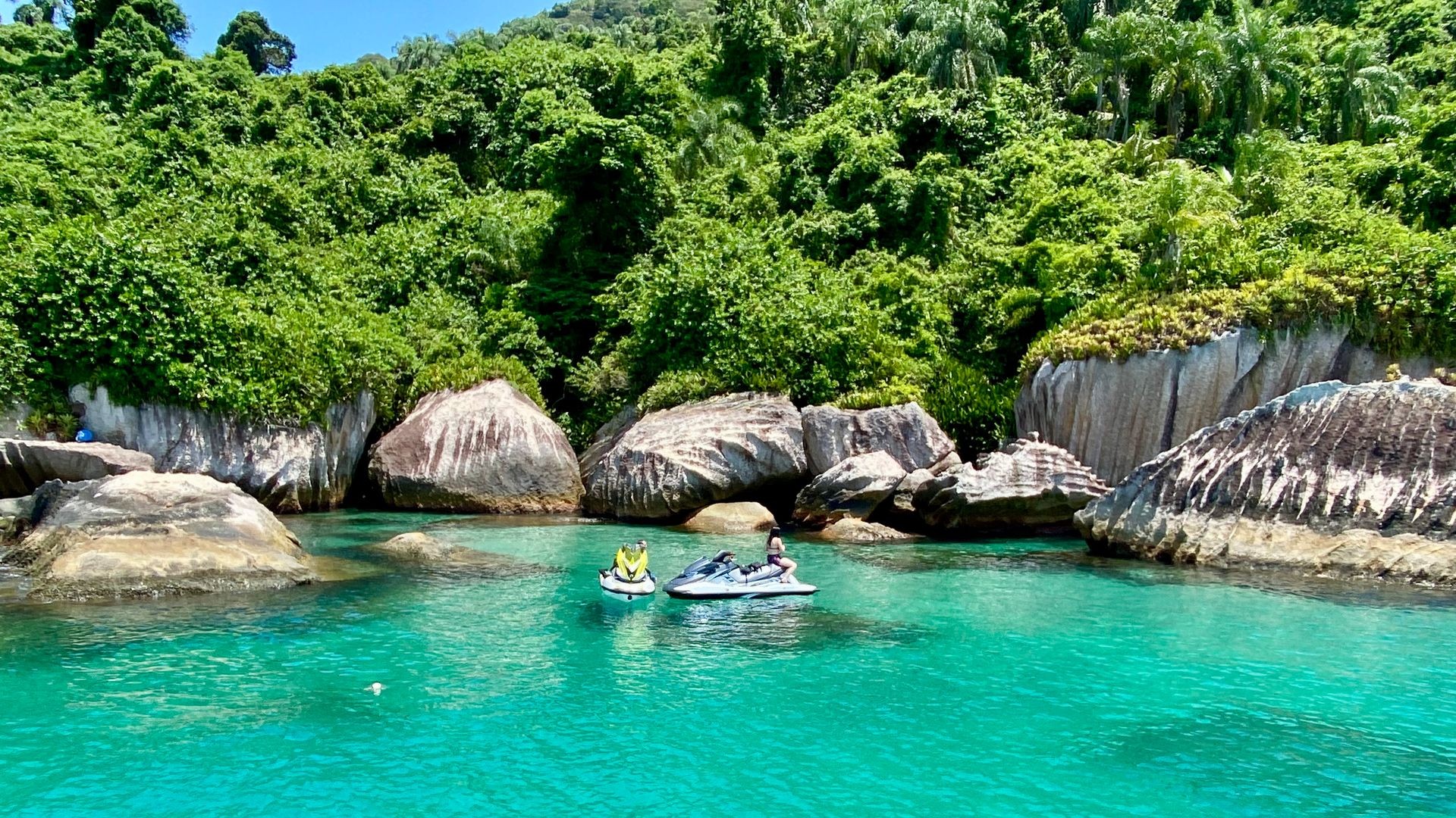 "uso de serviço de rampa no litoral norte para visitar a ilha Montão de Trigo"