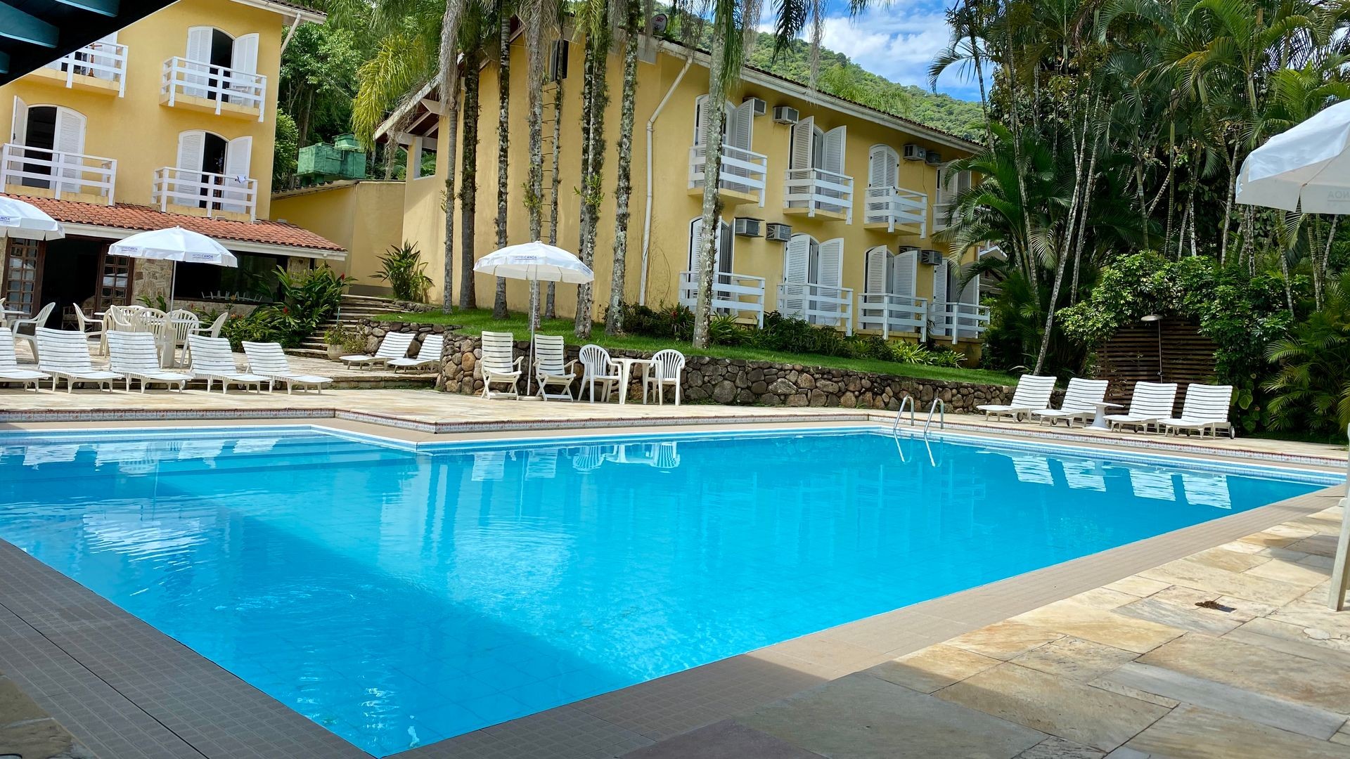"Piscina Exclusiva para Clientes da Marina Porto Canoa"