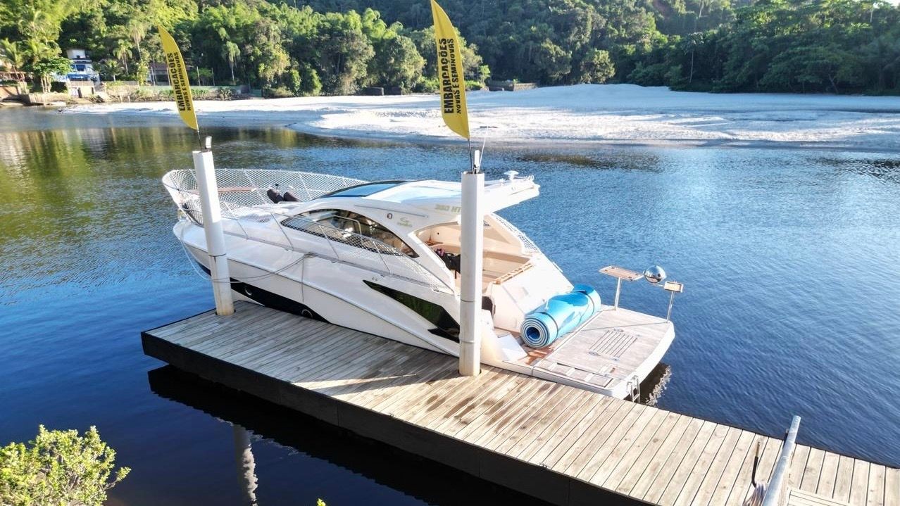 "pier para pernoite no litoral norte em Barra do Una na Marina Canoa"